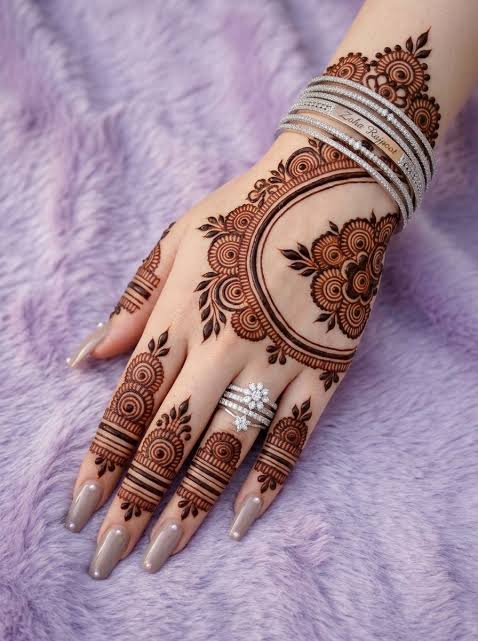 Arabic mehendi pattern